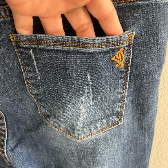 Vervet Distressed Blue Jeans - Picture 5 of 7